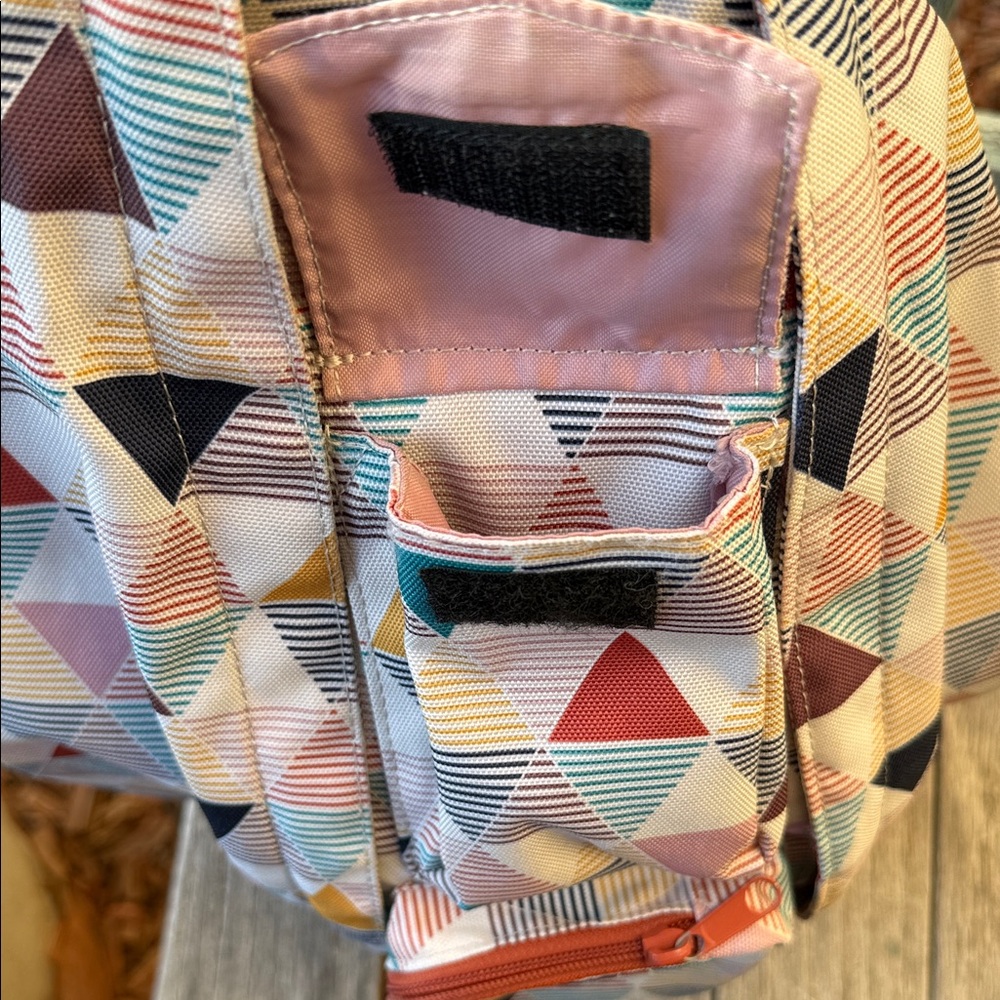 Kavu Women's Rope Sling Triangular Pattern Backpa… - image 6